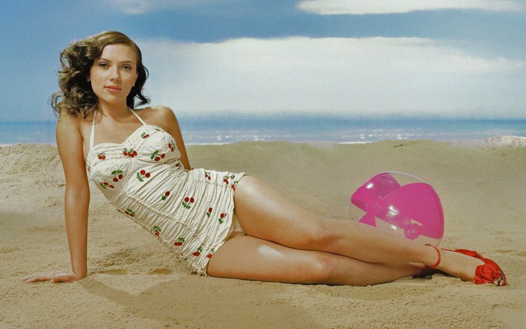 scarlett johansson wallpaper 1080p. Scarlett Johansson en pin-up !