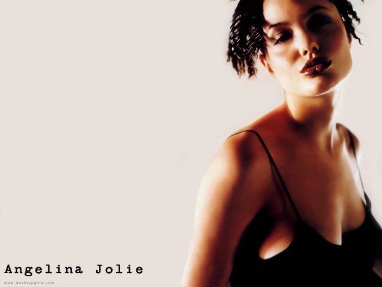 Fonds d'cran Clbrits Femme Angelina Jolie Wallpaper N54841