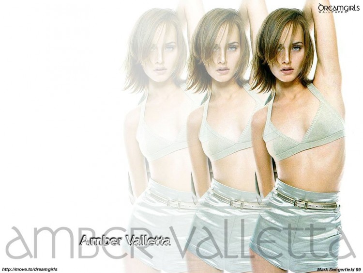 Fonds d'cran Clbrits Femme Amber Valletta Wallpaper N54769