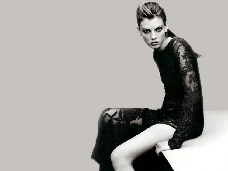 Wallpapers Celebrities Women Angela Lindvall Wallpaper N54804