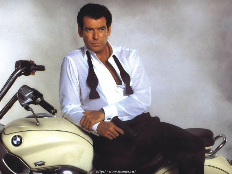 Fonds d'cran Cinma 007 James Bond - Demain ne Meurt Jamais Wallpaper N25382