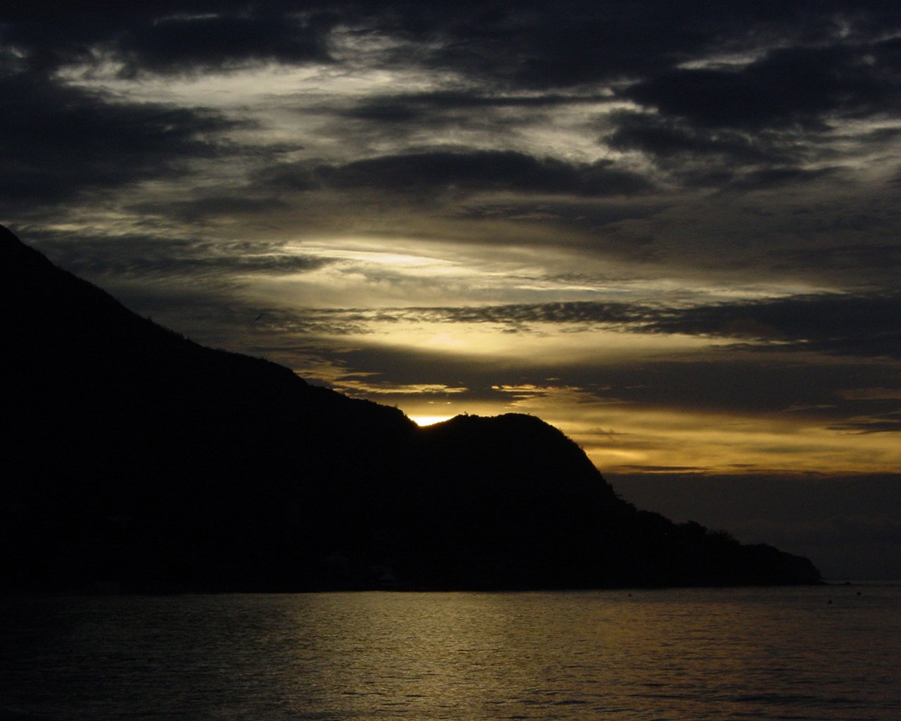 Fonds d'cran Nature Couchers et levers de Soleil 