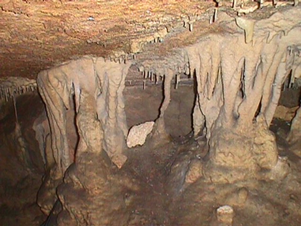 Fonds d'cran Nature Cavernes - Grottes Grotte 01 (Jura - AIN)