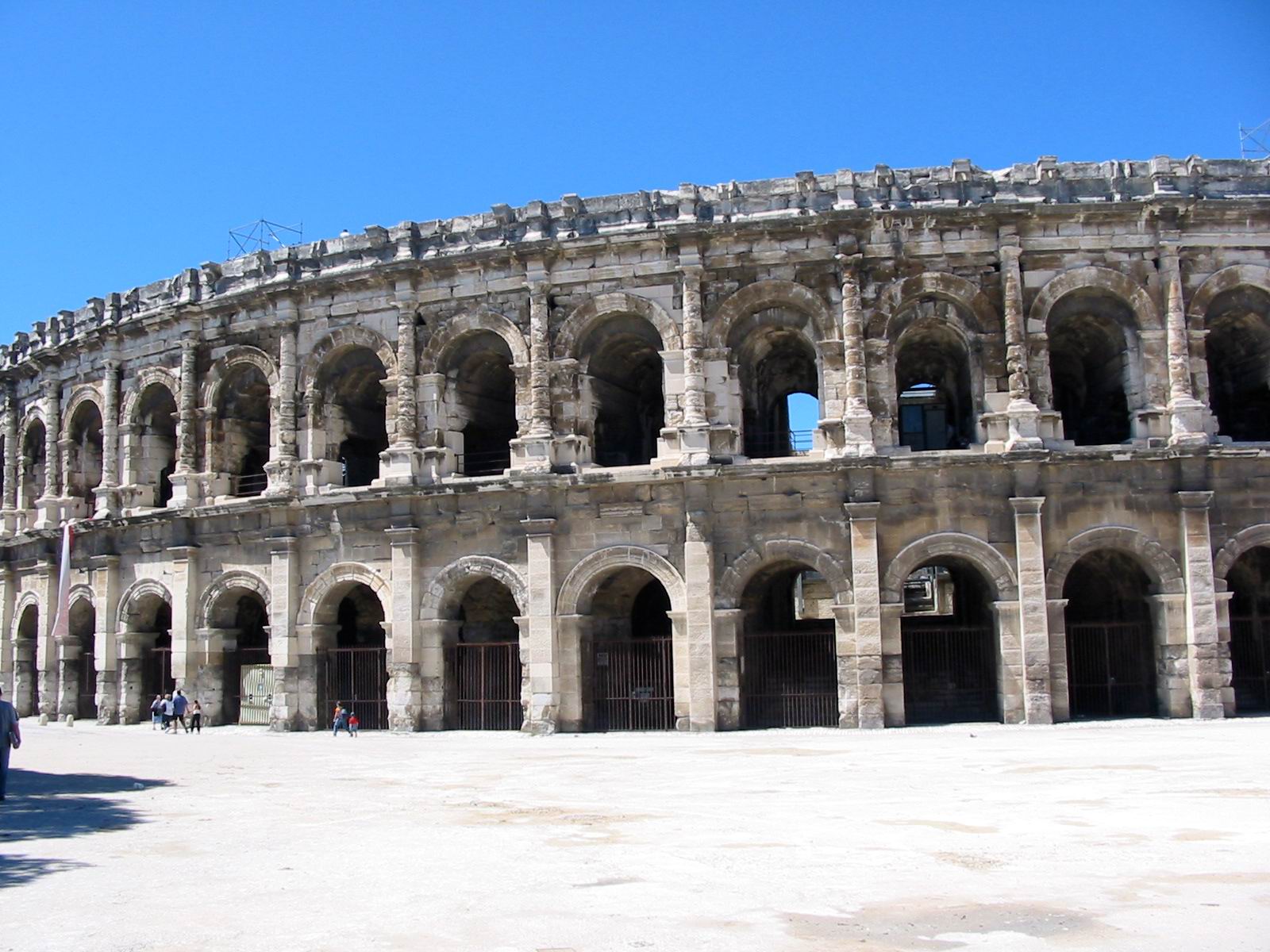 Fonds d'cran Voyages : Europe France > Languedoc-Roussillon Arne de Nmes