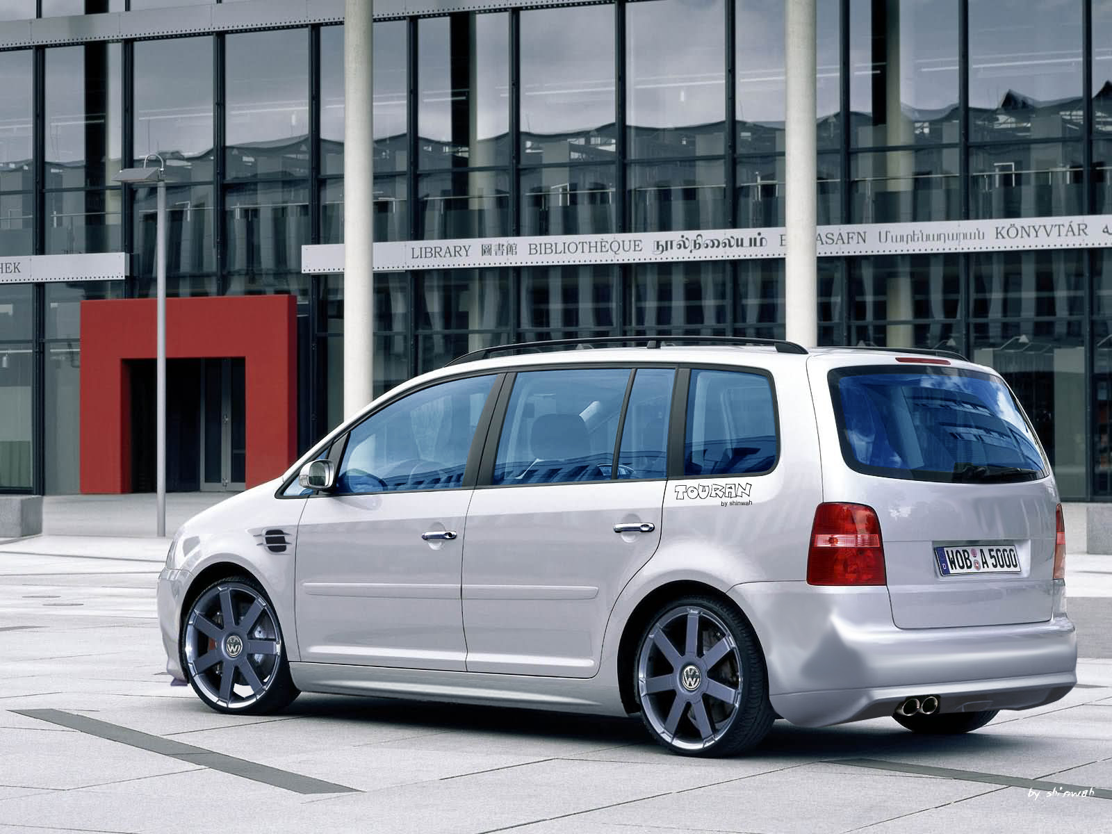 Fonds d'cran Voitures Tuning VW Touran by Shinwah