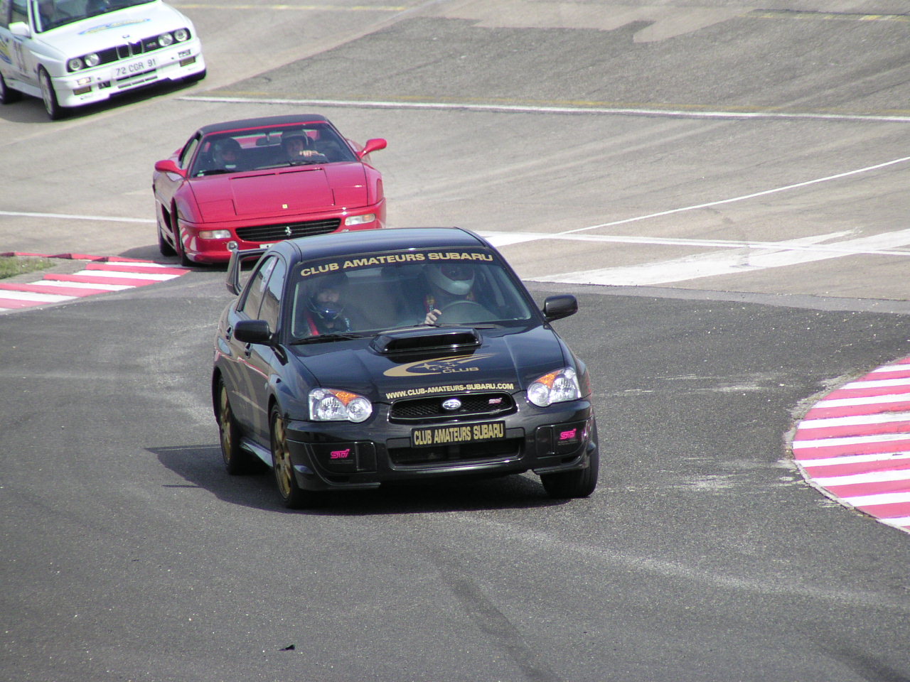 Fonds d'cran Voitures Subaru Subaru sur circuit