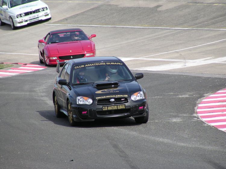 Wallpapers Cars Subaru Subaru sur circuit