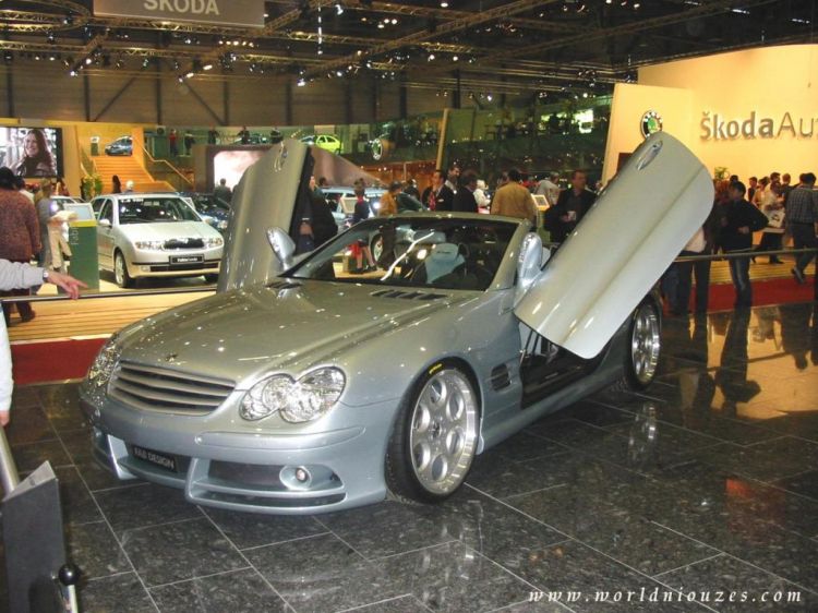 Wallpapers Cars Mercedes Mercedes SL ailes papillons - Geneve 2003