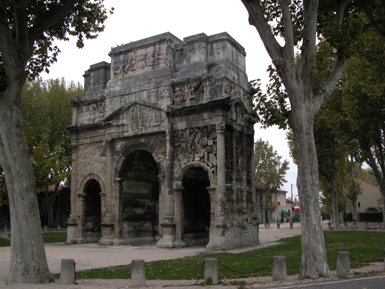 Fonds d'cran Constructions et architecture Statues - Monuments Arc de triomphe romain d' Orange