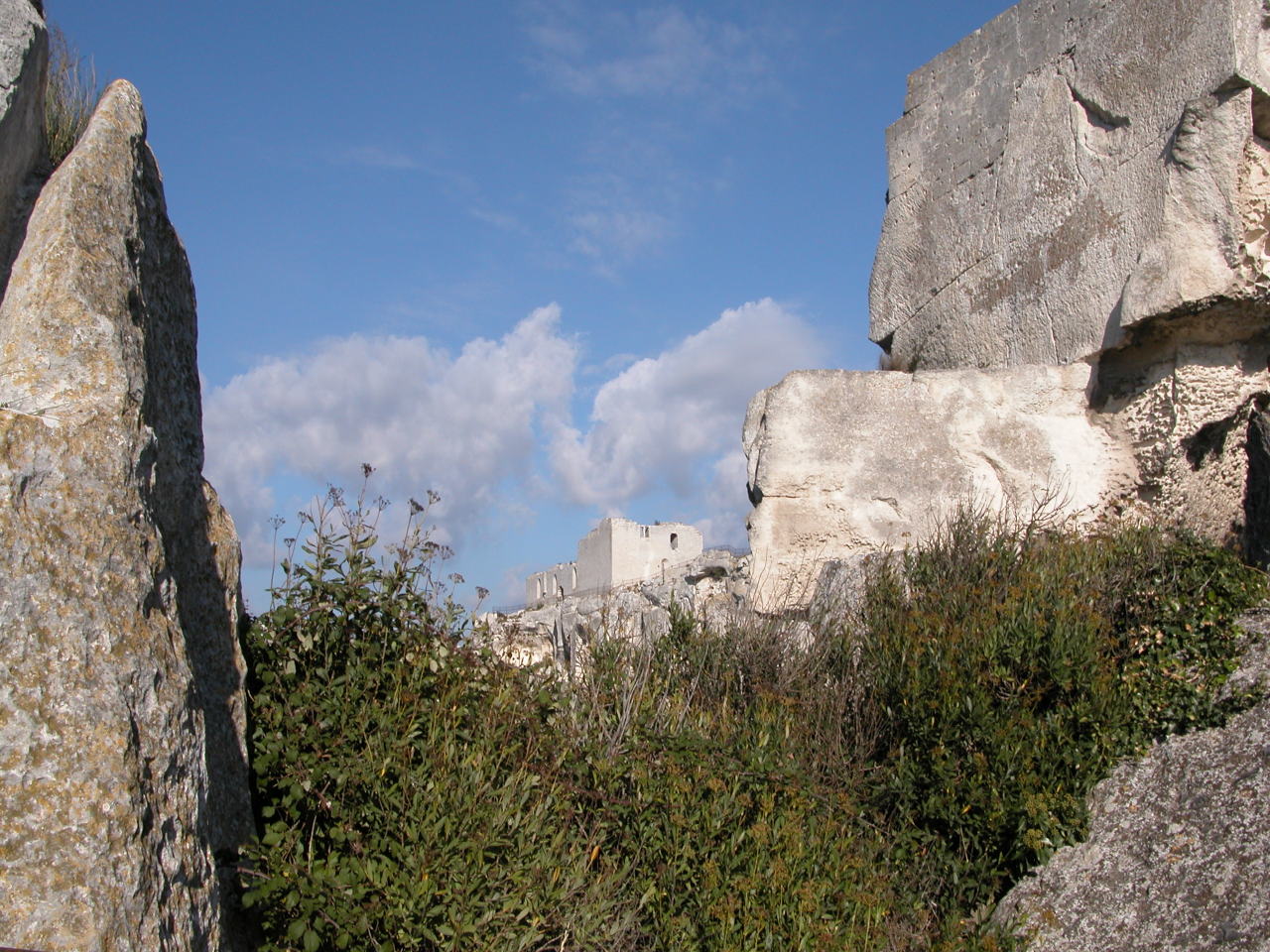 Fonds d'cran Constructions et architecture Chteaux - Palais Chateau entre rocs