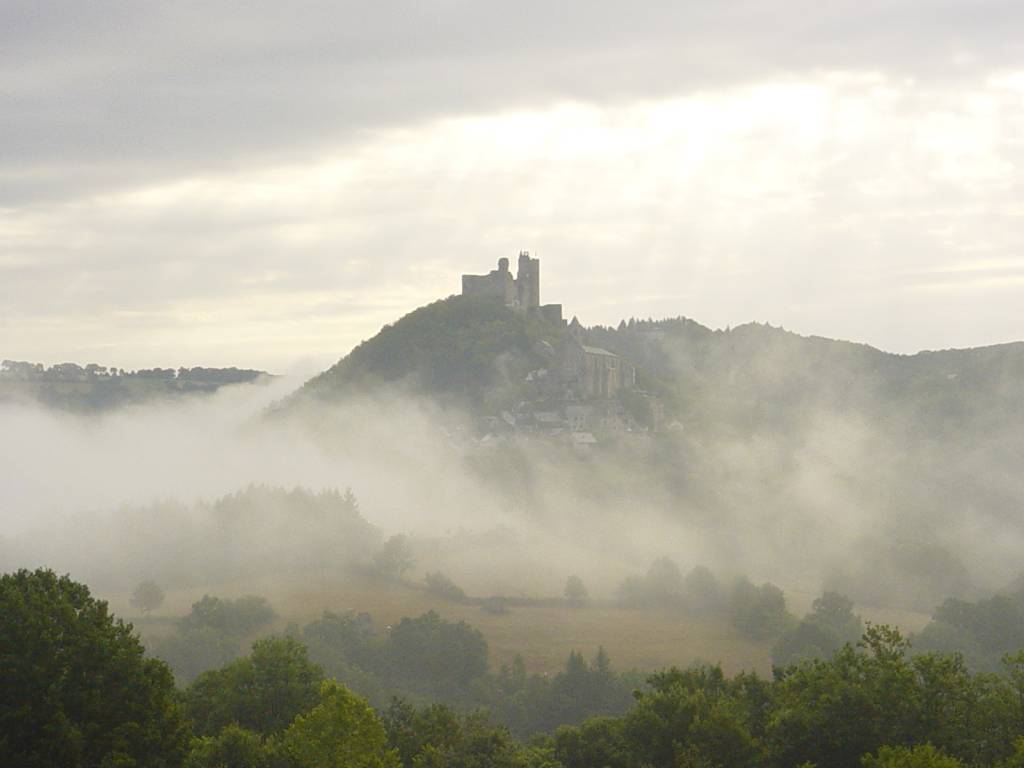 Fonds d'cran Constructions et architecture Villes - Villages Najac, Aveyron