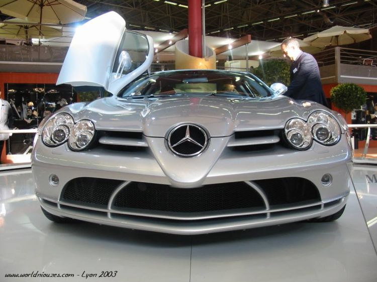 Fonds d'cran Voitures Mercedes McLaren Mercedes SLR - Lyon 2003