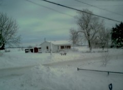 Fonds d'cran Nature maison sous la neige