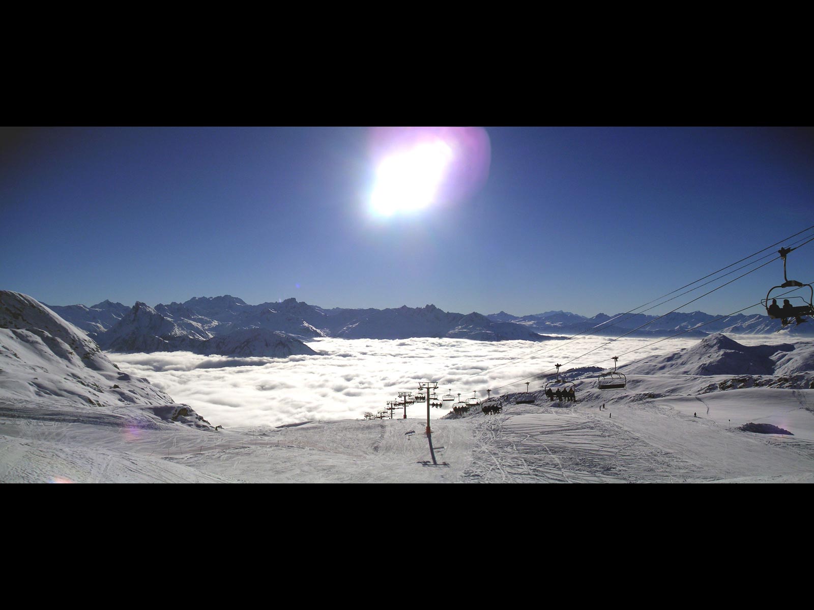 Fonds d'cran Nature Montagnes Vue d'une des pistes de la Plagne