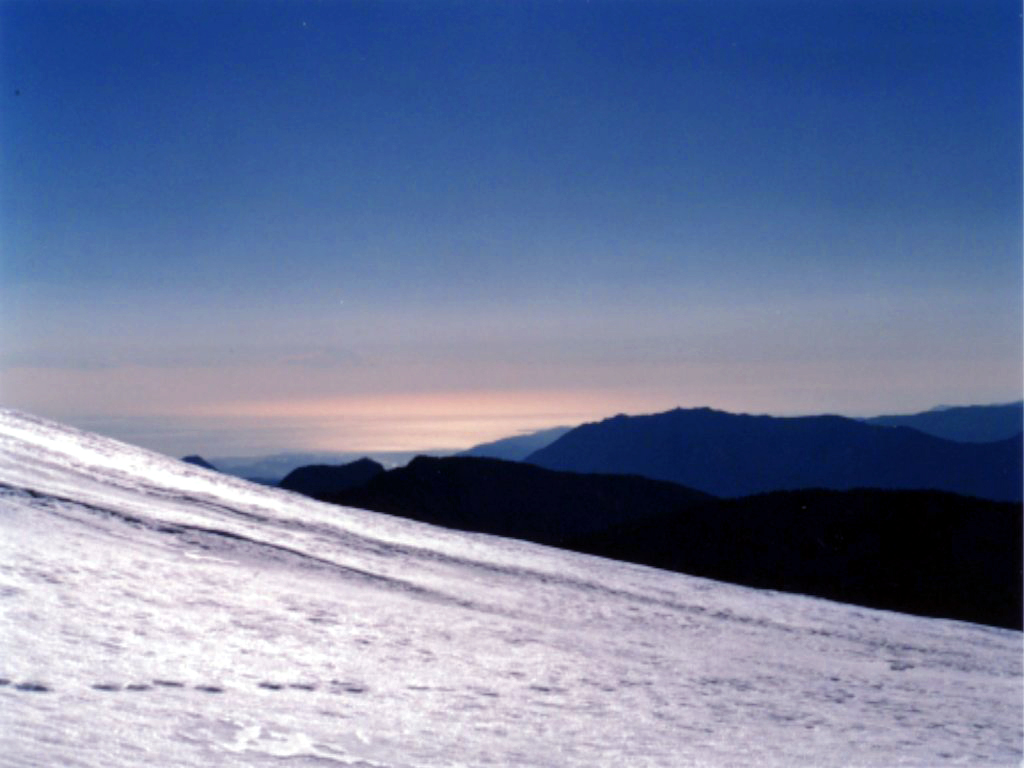 Fonds d'cran Nature Montagnes tombe de la nuit