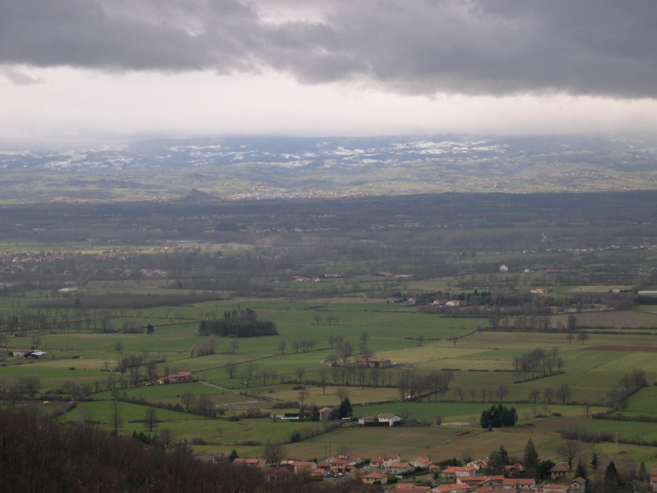 Wallpapers Nature Campaign vue sur les Monts du Forez (Loire)