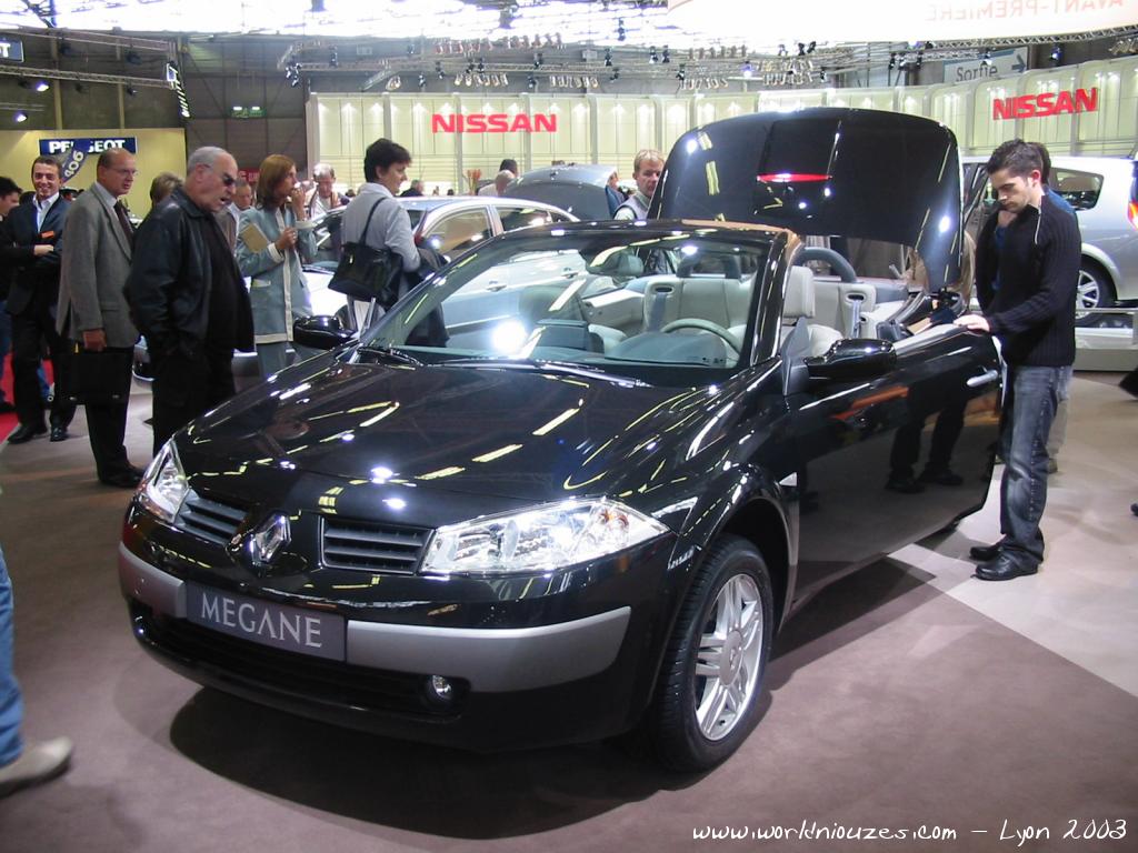 Wallpapers Cars Renault Renault Mgane CC Salon de Lyon 2003