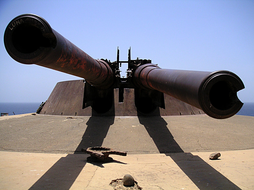 Wallpapers Trips : Africa Gore Island - Senegal Les canons de l'le