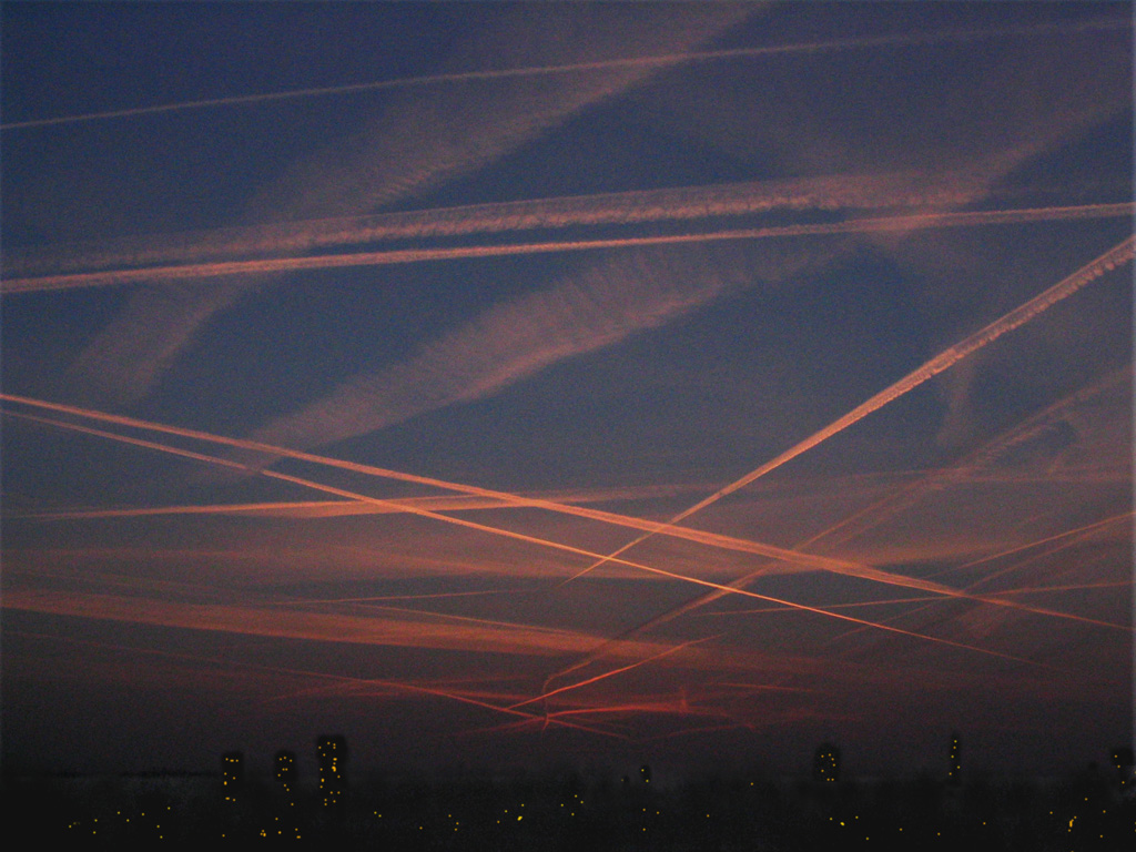 Fonds d'cran Nature Ciel - Nuages passsages d'avions