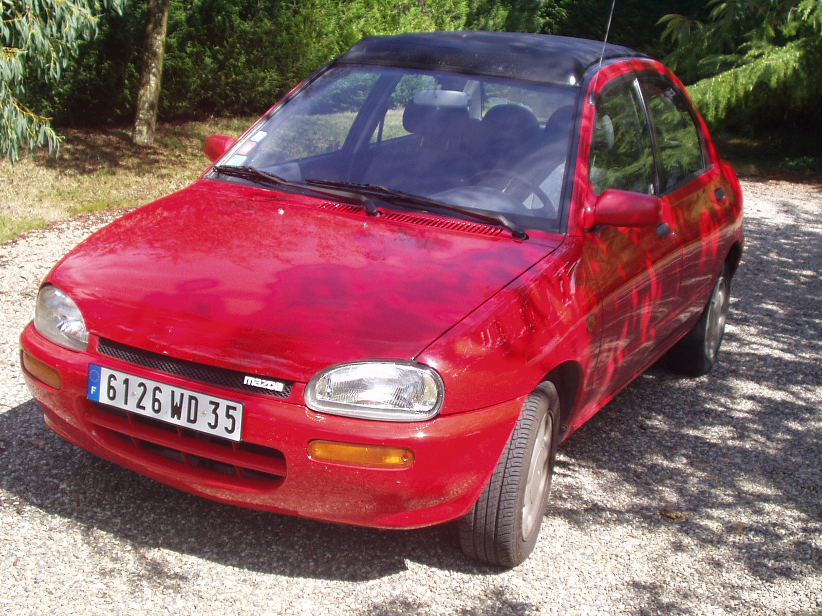 Fonds d'cran Voitures Mazda belle tuture rouge