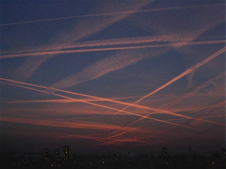 Fonds d'cran Nature Ciel - Nuages passsages d'avions