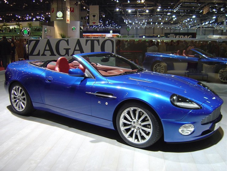 Fonds d'cran Voitures Aston Martin Aston Martin V12 Vanquish Zagato Roadster (2004)