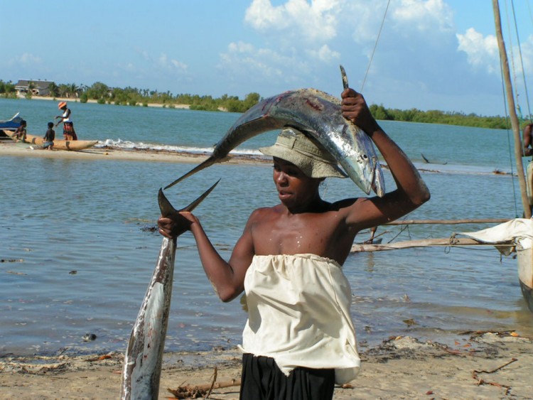 Fonds d'cran Voyages : Afrique Madagascar Femme vezo 3