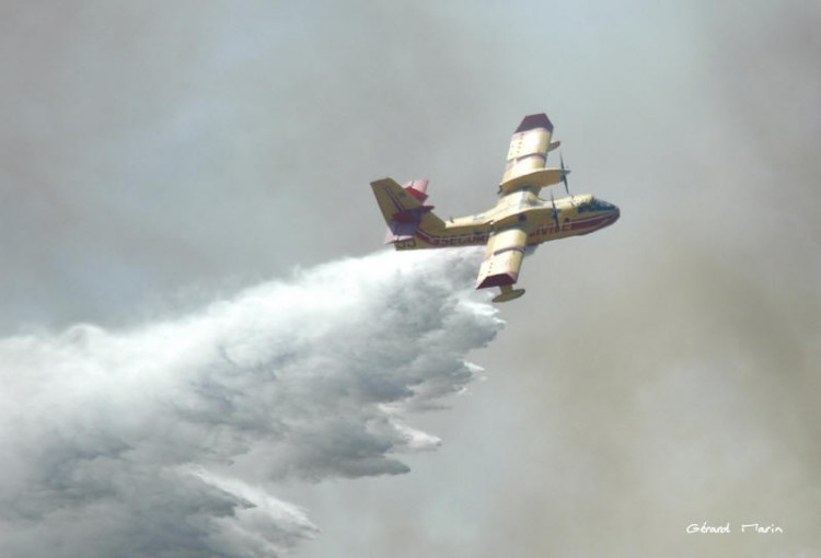 Fonds d'cran Avions Canadairs Larguage d'un Canadair 2