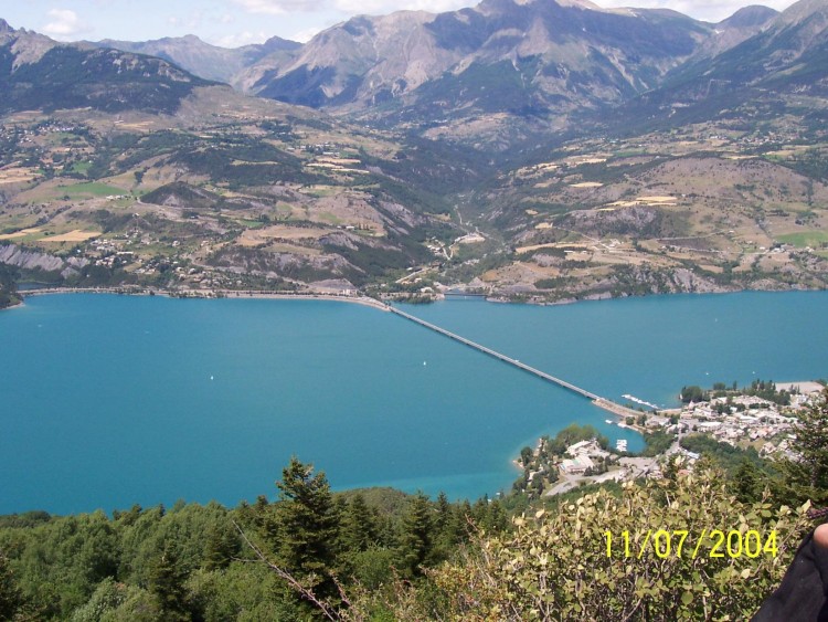 Fonds d'cran Voyages : Europe France > Provence-Alpes-Cte d'Azur lac de serre ponon