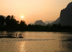 Wallpapers Nature Enfants prs de l'eau