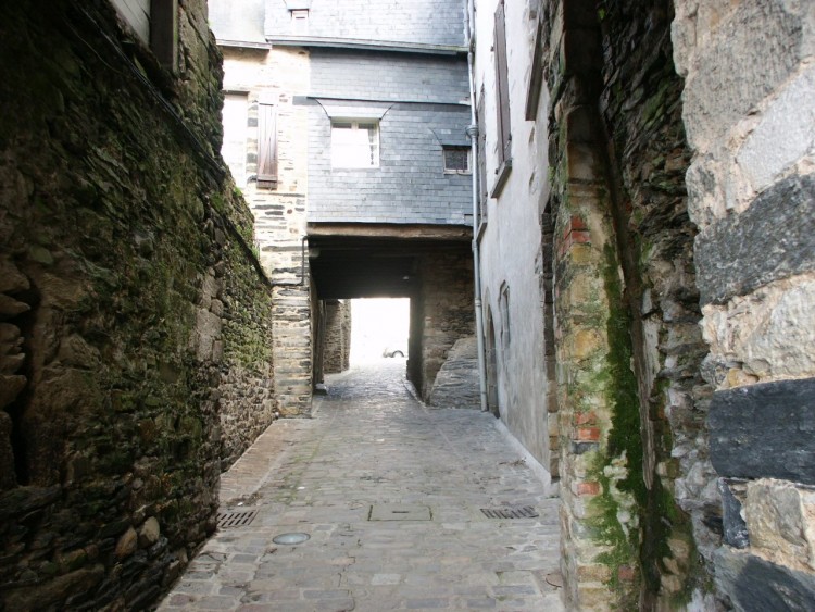 Wallpapers Trips : Europ France > Bretagne Ruelle vitr 2