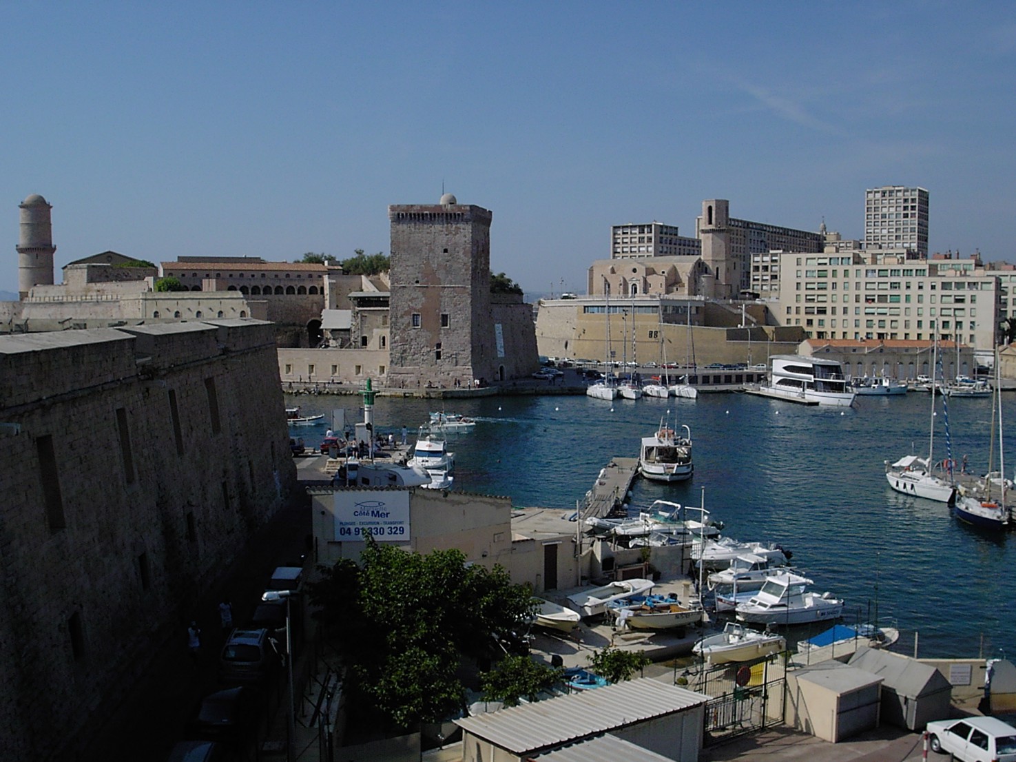 Fonds d'cran Voyages : Europe France > Provence-Alpes-Cte d'Azur port de Marseille