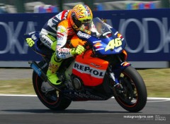 Fonds d'cran Motos valentino rossi