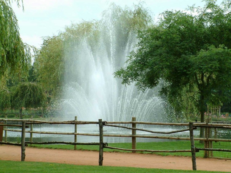 Wallpapers Constructions and architecture Fountains - Water Jets Jet d'eau