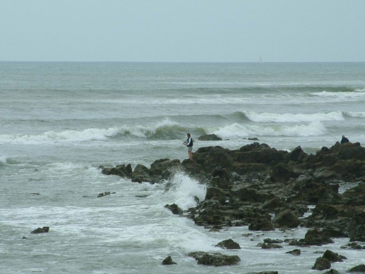 Fonds d'cran Nature Mers - Ocans - Plages Pcheur solitaire