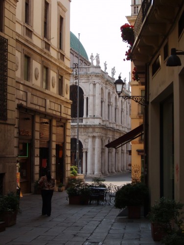 Fonds d'cran Voyages : Europe Italie Vicenza- rue Cavour