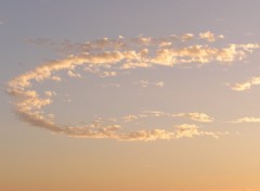 Fonds d'cran Nature lumires du soir sur les nuages