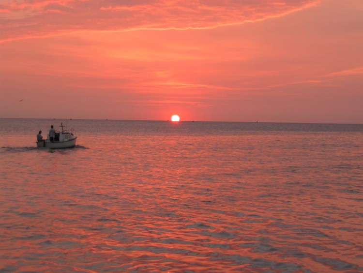 Fonds d'cran Nature Couchers et levers de Soleil Voyage au bout du monde