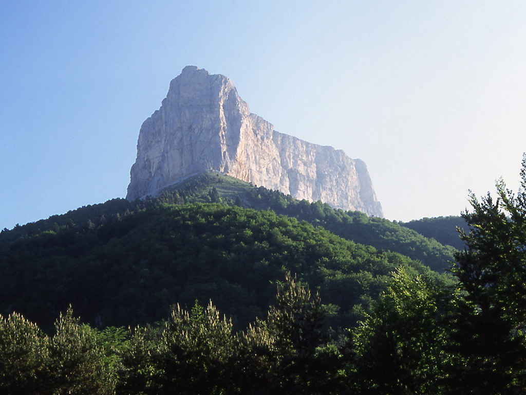 Fonds d'cran Nature Montagnes Le Mont Aiguille ds le Vercors