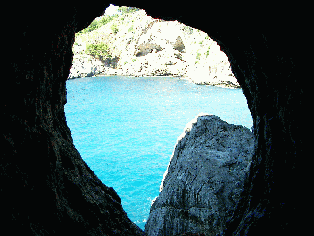 Fonds d'cran Nature Cavernes - Grottes Vue sur la mer - Palma de mallorque