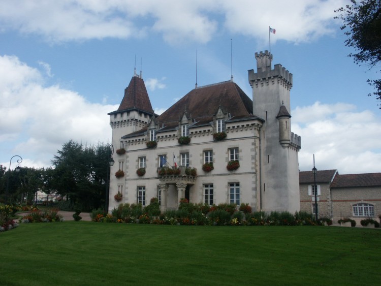 Fonds d'cran Constructions et architecture Chteaux - Palais Hotel de ville