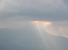 Fonds d'cran Nature soleil au travers des nuages