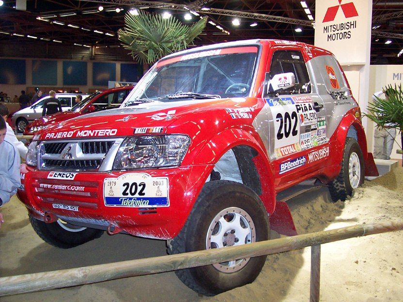 Fonds d'cran Voitures Mitsubishi Pajero Paris-Dakkar