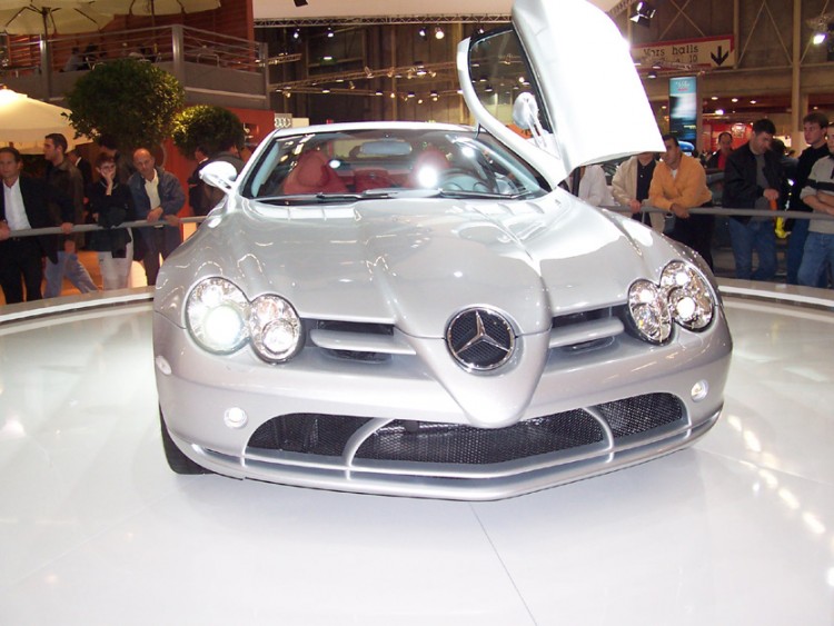 Wallpapers Cars Mercedes SLR de face