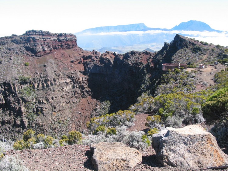 Fonds d'cran Voyages : Afrique La Runion Cratre d'un ancien volcan