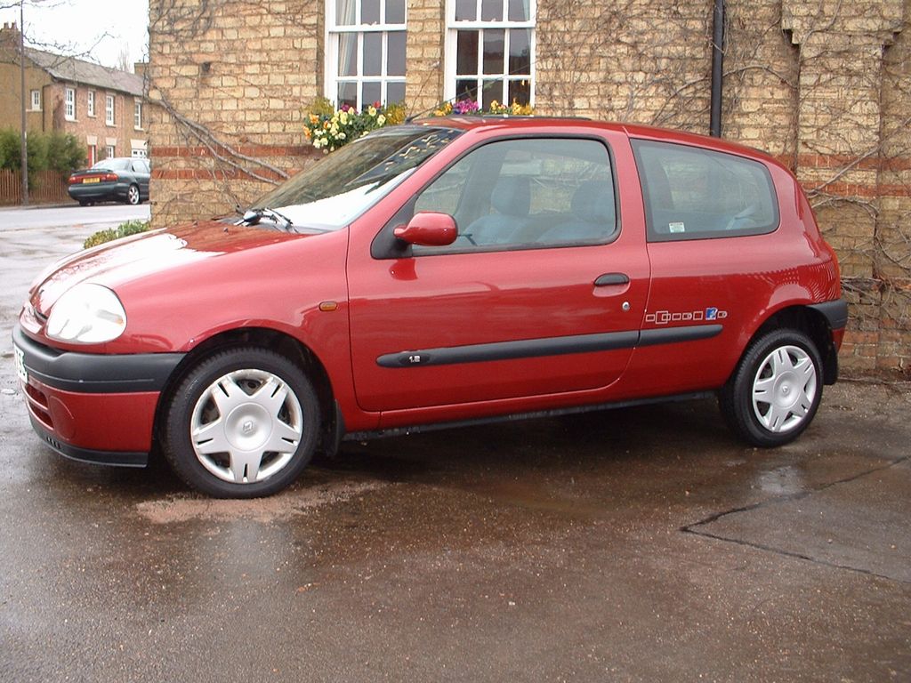 Fonds d'cran Voitures Renault Renault Clio MTV (2000)