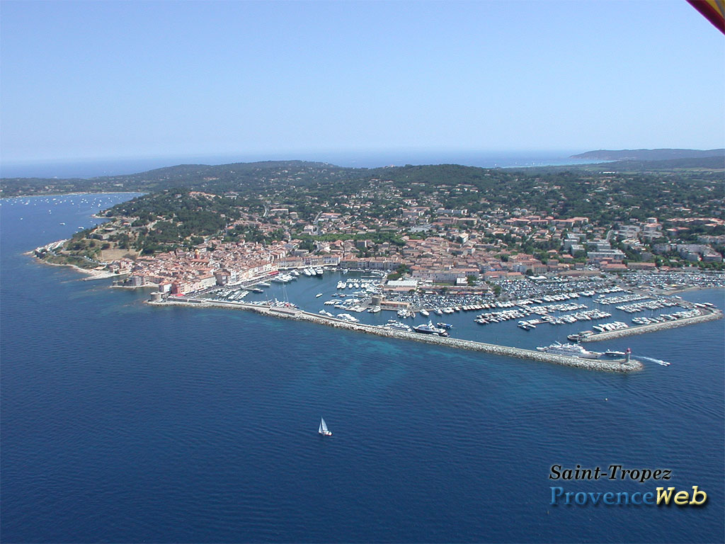 Wallpapers Trips : Europ France > Provence-Alpes-Cte d'Azur St-Tropez - vue aerienne