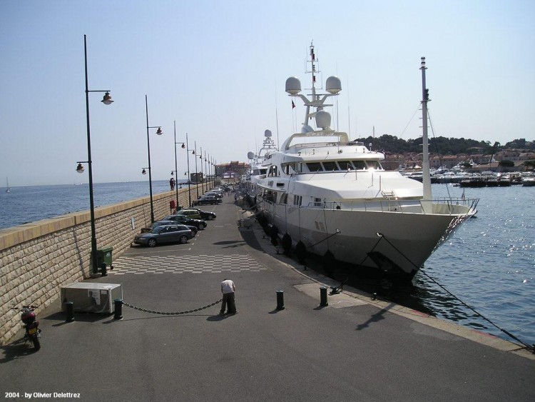 Fonds d'cran Voyages : Europe France > Provence-Alpes-Cte d'Azur St-Tropez vue du phare