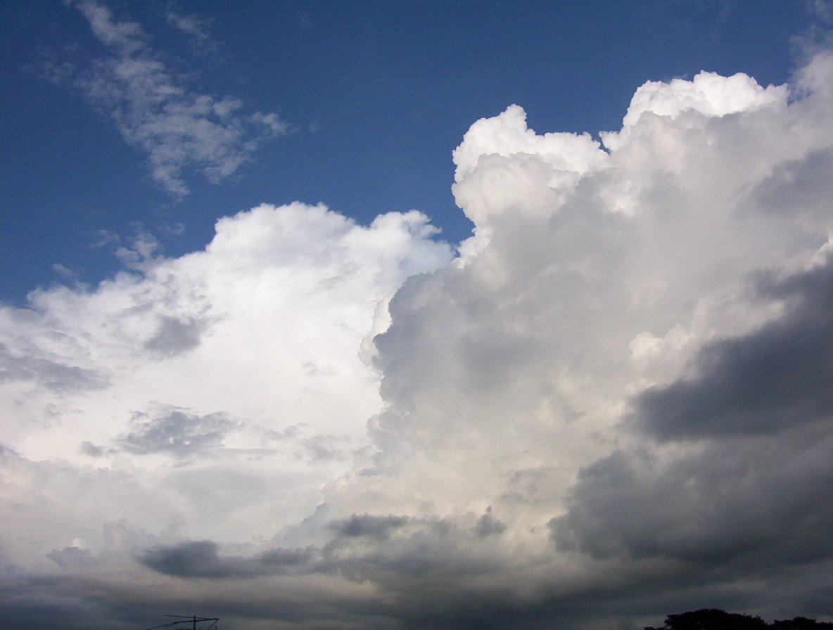 Fonds d'cran Nature Ciel - Nuages Colima de Dia