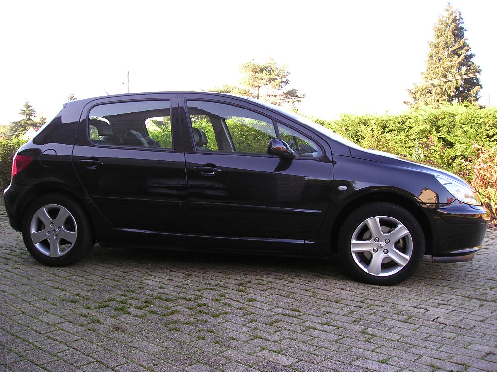 Fonds d'cran Voitures Peugeot 307 griffe noire